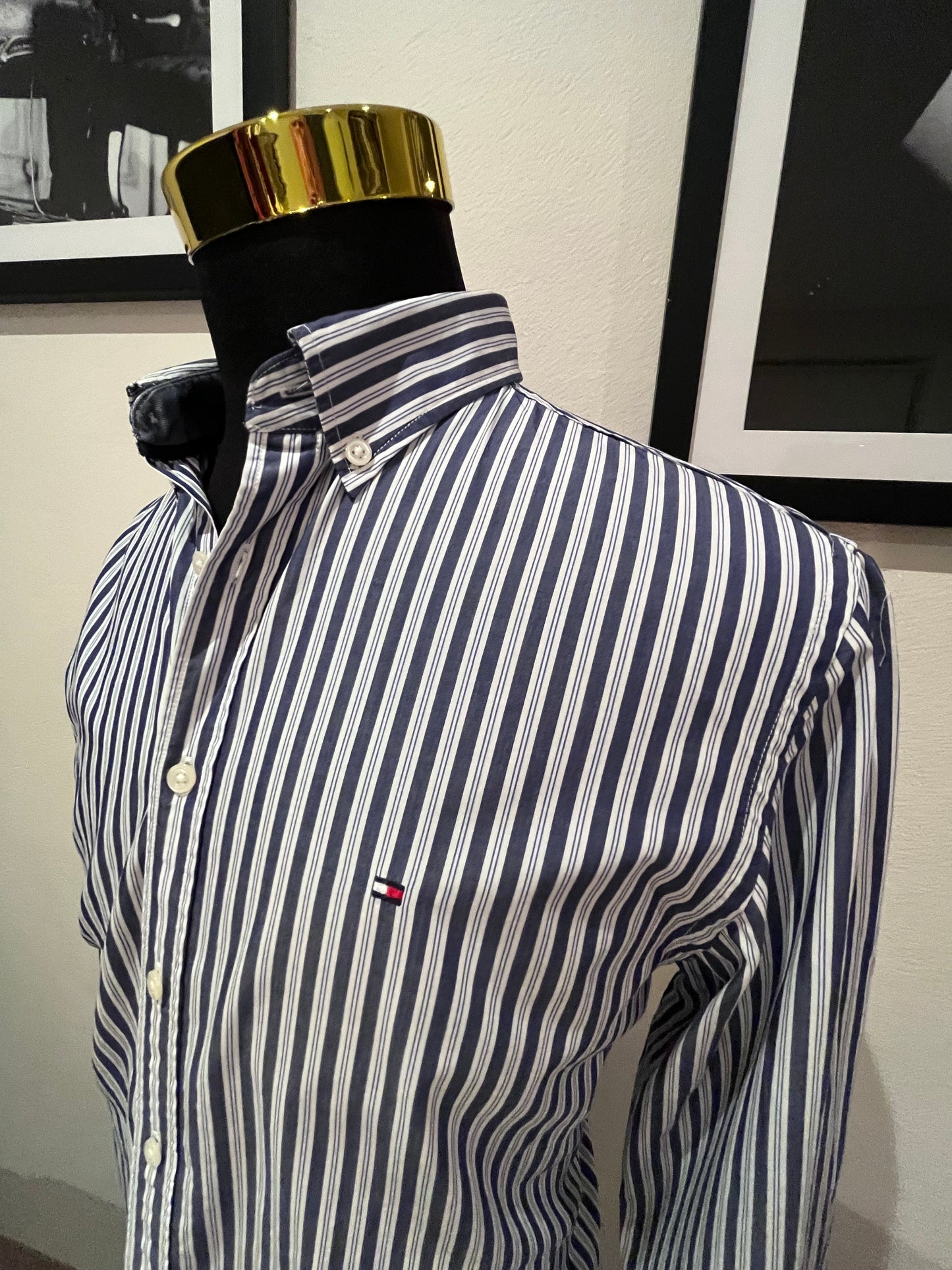 Tommy Hilfiger New York Fit 100% Cotton Blue White Stripe Shirt Size Large