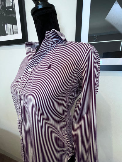 Ralph Lauren Women’s 100% Cotton Burgundy White Stripe Shirt Slim Fit Size 8 

Garment is in excellent condition 

#ralphlauren #ralphlaurenwoman