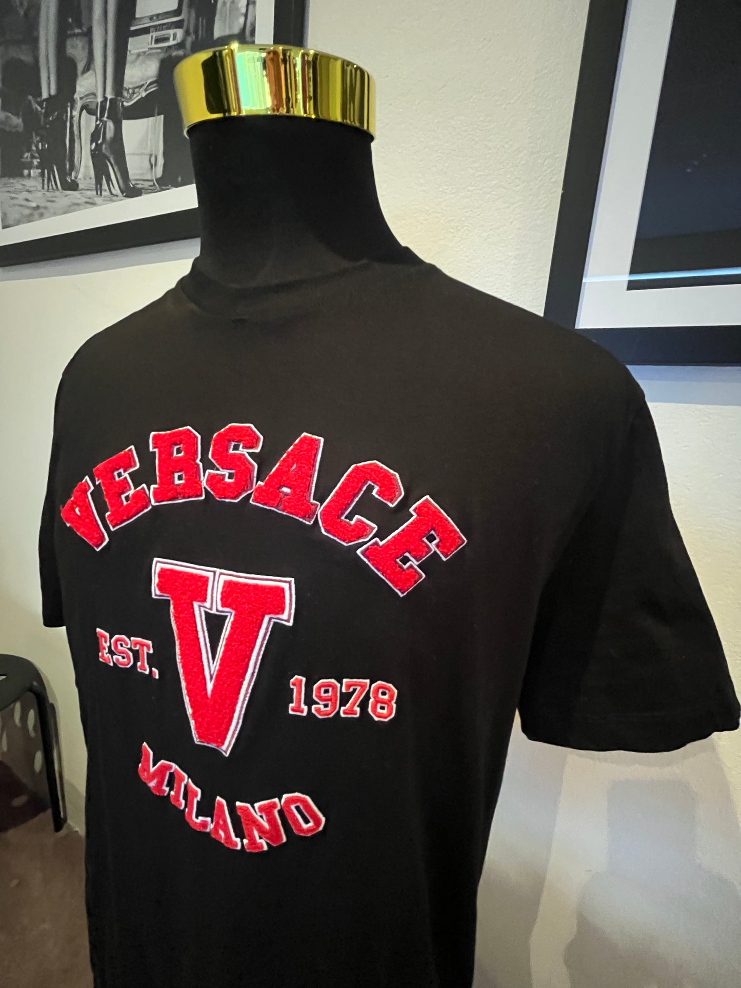 Versace 100% Cotton Black Tee Red Embroidered Logo Size XL Made in Italy