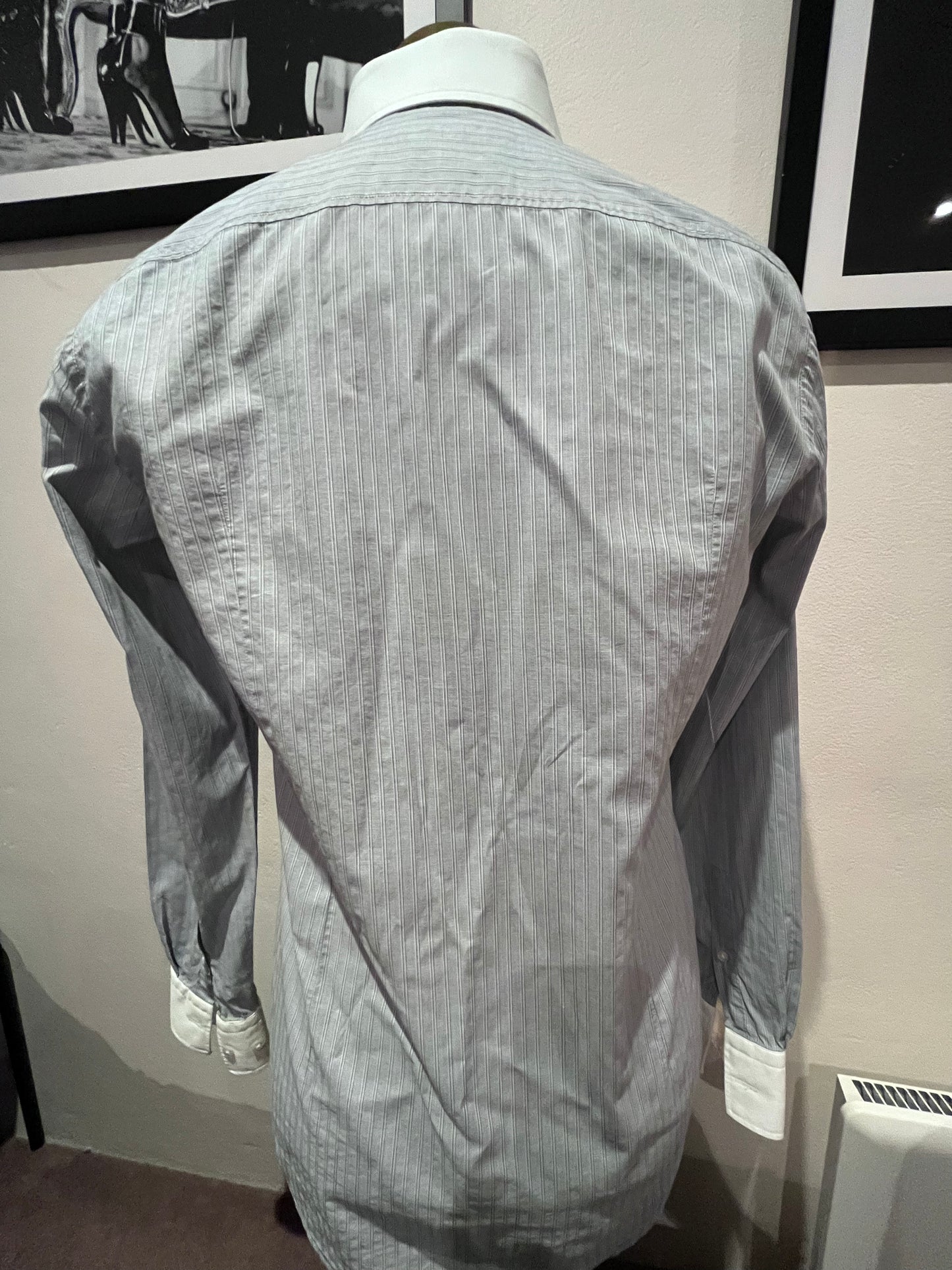 Boss Hugo Boss 100% Cotton Shirt Slim Fit Size Small Spread Collar