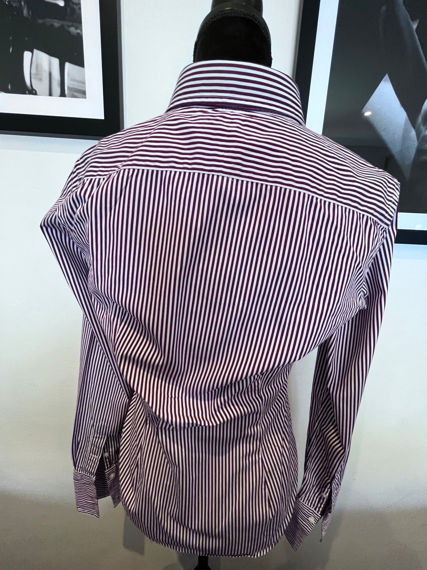 Ralph Lauren Women’s 100% Cotton Burgundy White Stripe Shirt Slim Fit Size 8 

Garment is in excellent condition 

#ralphlauren #ralphlaurenwoman