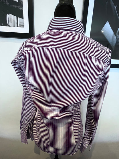 Ralph Lauren Women’s 100% Cotton Burgundy White Stripe Shirt Slim Fit Size 8 

Garment is in excellent condition 

#ralphlauren #ralphlaurenwoman