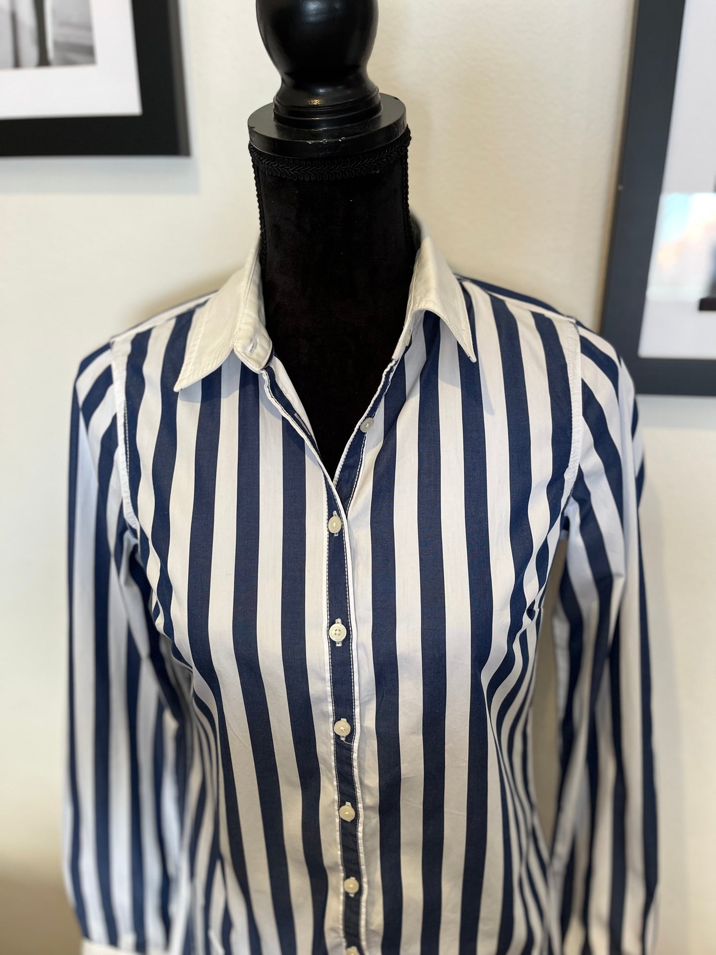Tommy Hilfiger 100% Cotton Women’s Button up Shirt Size 4