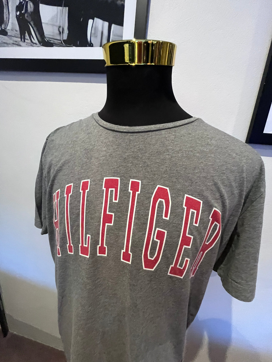 Tommy Hilfiger 100% Organic Cotton Grey Logo Print Tee Size XXL fits more like an XL