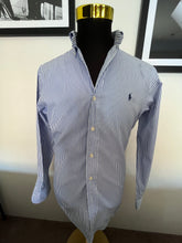 Load image into Gallery viewer, Ralph Lauren 100% Cotton Blue / White Stripe Size Medium