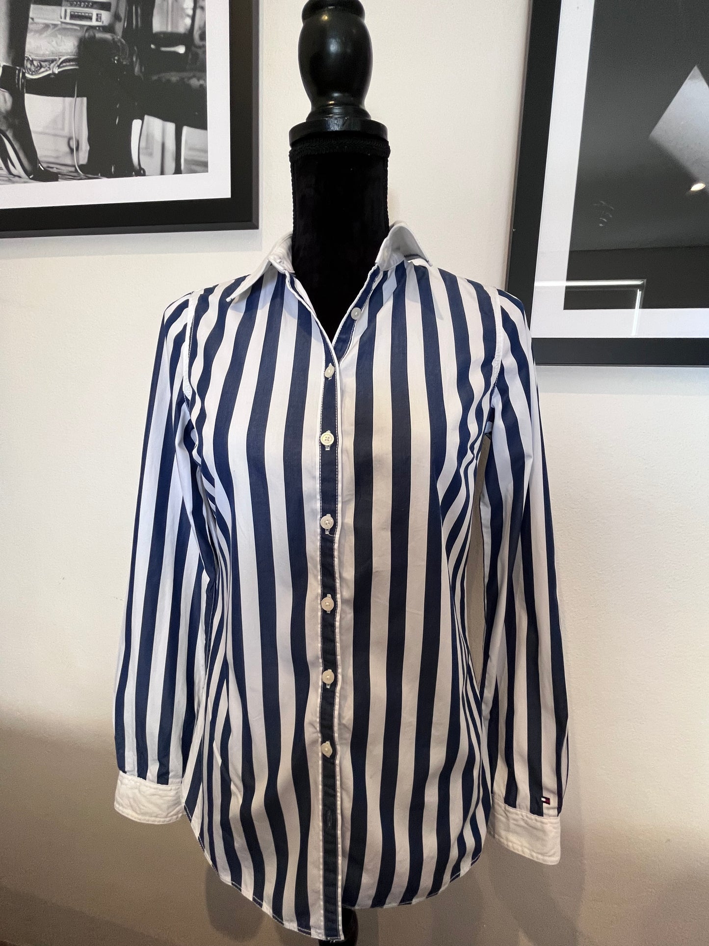 Tommy Hilfiger 100% Cotton Women’s Button up Shirt Size 4