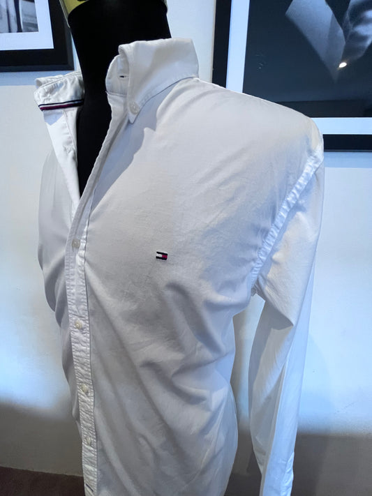 Tommy Hilfiger 100% Cotton White Shirt Size XL Slim Fit Stretch Button Down Collar