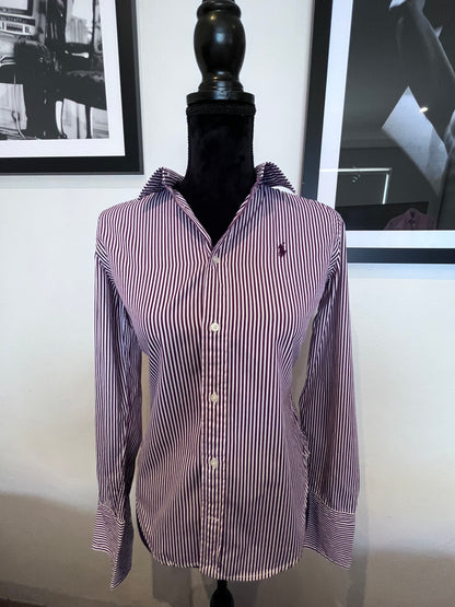Ralph Lauren Women’s 100% Cotton Burgundy White Stripe Shirt Slim Fit Size 8 

Garment is in excellent condition 

#ralphlauren #ralphlaurenwoman