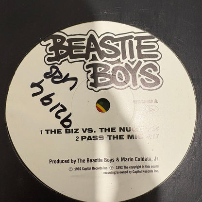 Beastie Boys “The Biz Vs. The Nudge” / “Pass The Mic” 4 track 12inch vinyl record